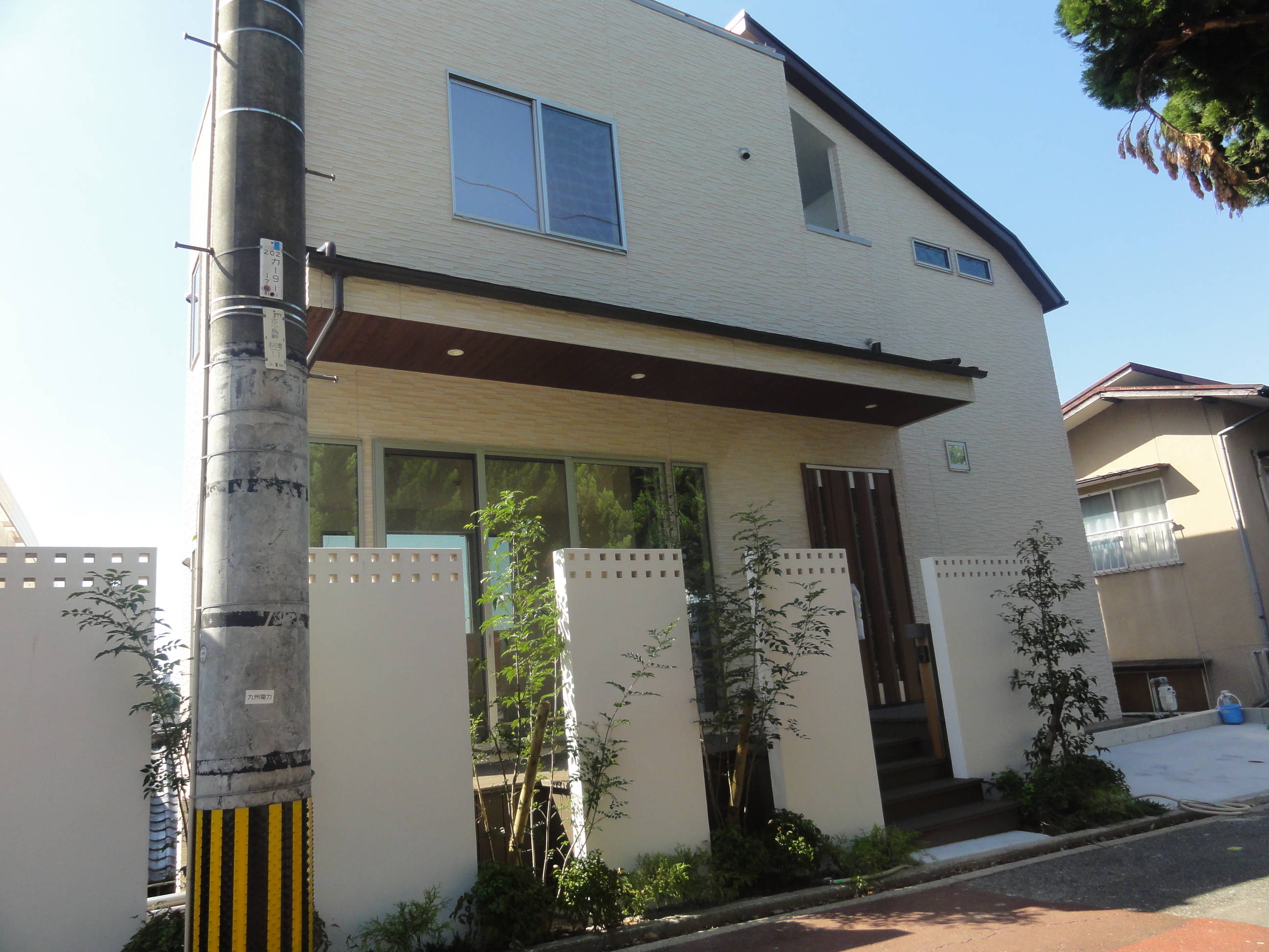道路より低い敷地に建築しました 建築設計事務所作品 Planavi プラナビ 道路より低い敷地に建築しました 建築設計事務所作品 Planavi プラナビ